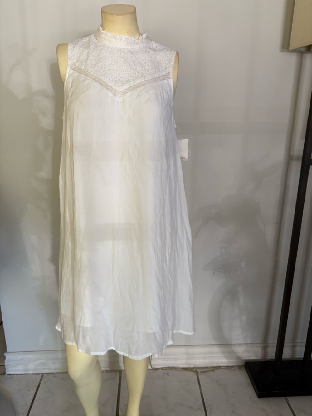 hinge White Lace-Trim Sleeveless Midi Dress Size Medium